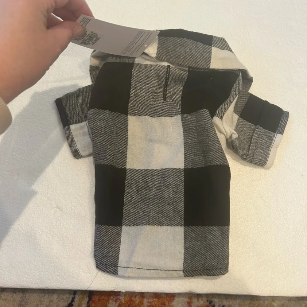 Old Navy NWT buffalo plaid black white dog shirt